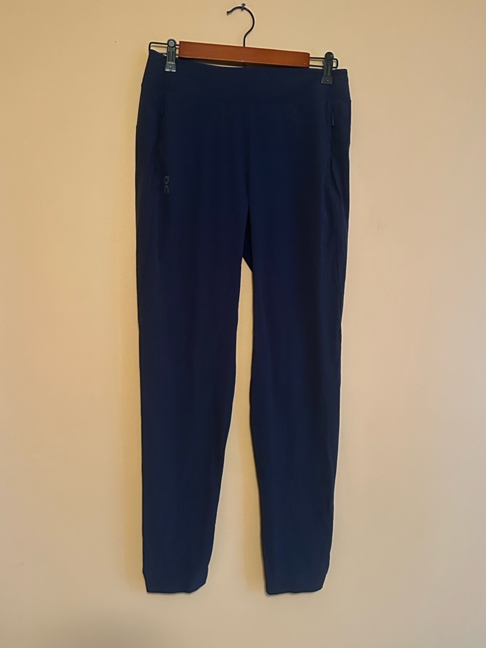 On Running Joggers in Navy XS
